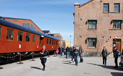 Bildprojektet hller till i lokalen till hger