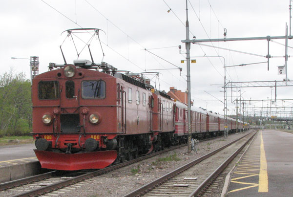 JvmV inlandsbanetg, IB08, har just ankommit till Kiruna.