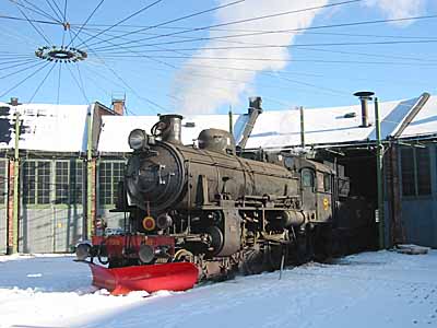 B 1312 under påedning vid UGJ-stallet