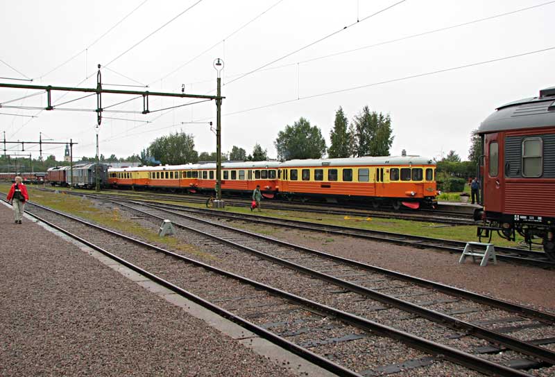 Strre delen av krdagen bjd p regn men trots det strmmade beskarna till . Mnga kom med rlsbusspendelen frn Gvle C. Foto: Rolf Sten