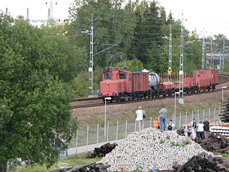 Za 267 passerar p linjen med godstg. Det torde har varit mycket lnge sedan det hnde frra gngen. Foto: Rolf Sten